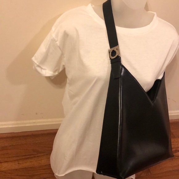 💯Authentic SALVATORE FERRAGAMO - Picture 2 of 8